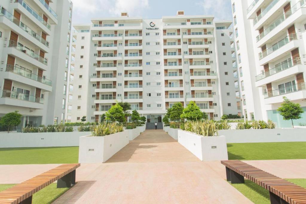 The Gallery Luxury Suites Cpg East Legon Exterior photo