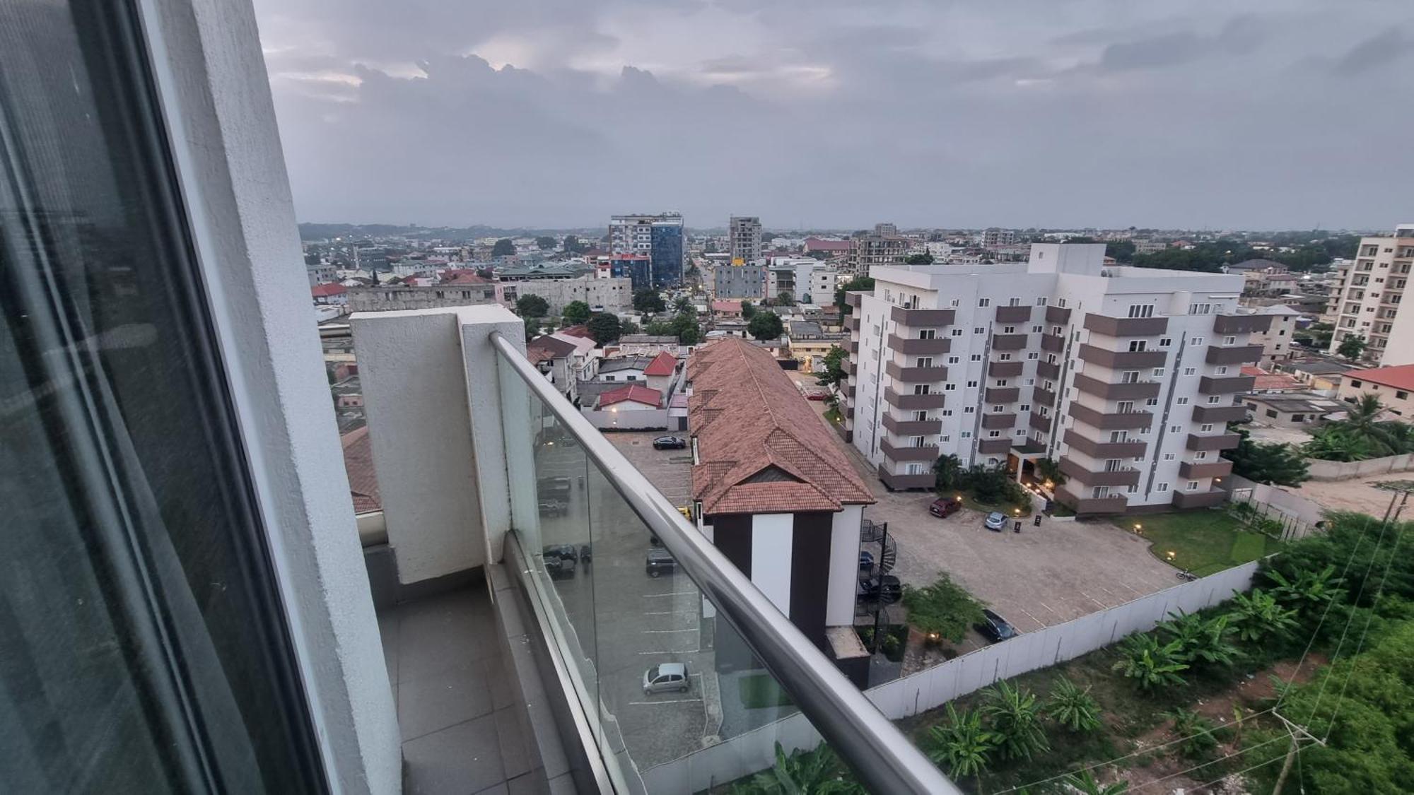 The Gallery Luxury Suites Cpg East Legon Exterior photo
