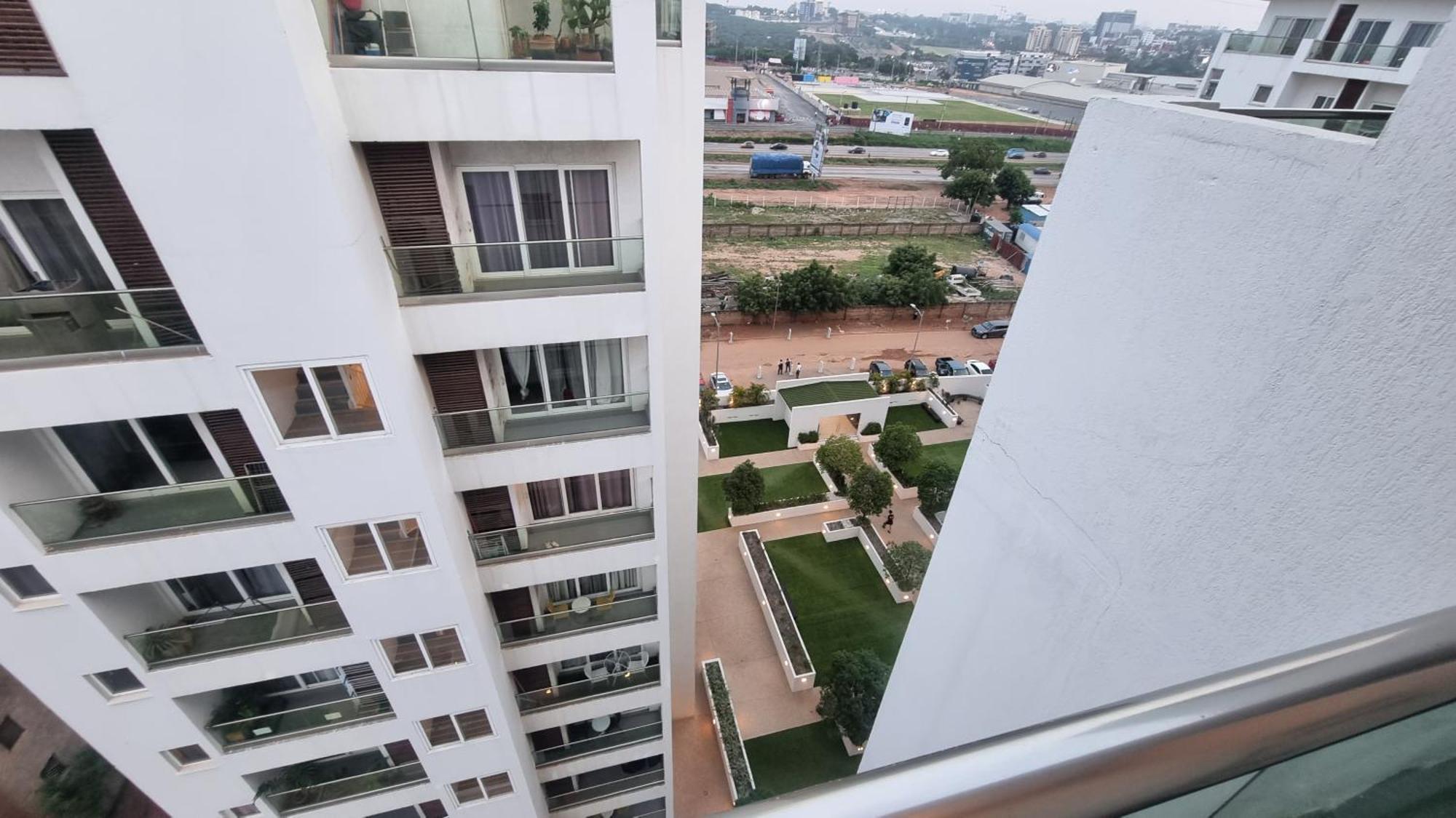 The Gallery Luxury Suites Cpg East Legon Exterior photo